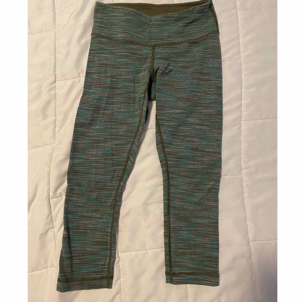 Lululemon 3/4 Capri leggings